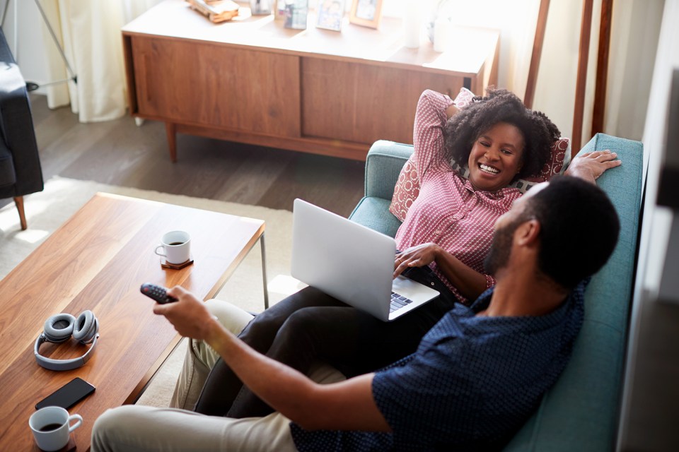 L'impatto di COVID-19 sullo streaming video e sul consumo di notizie locali
