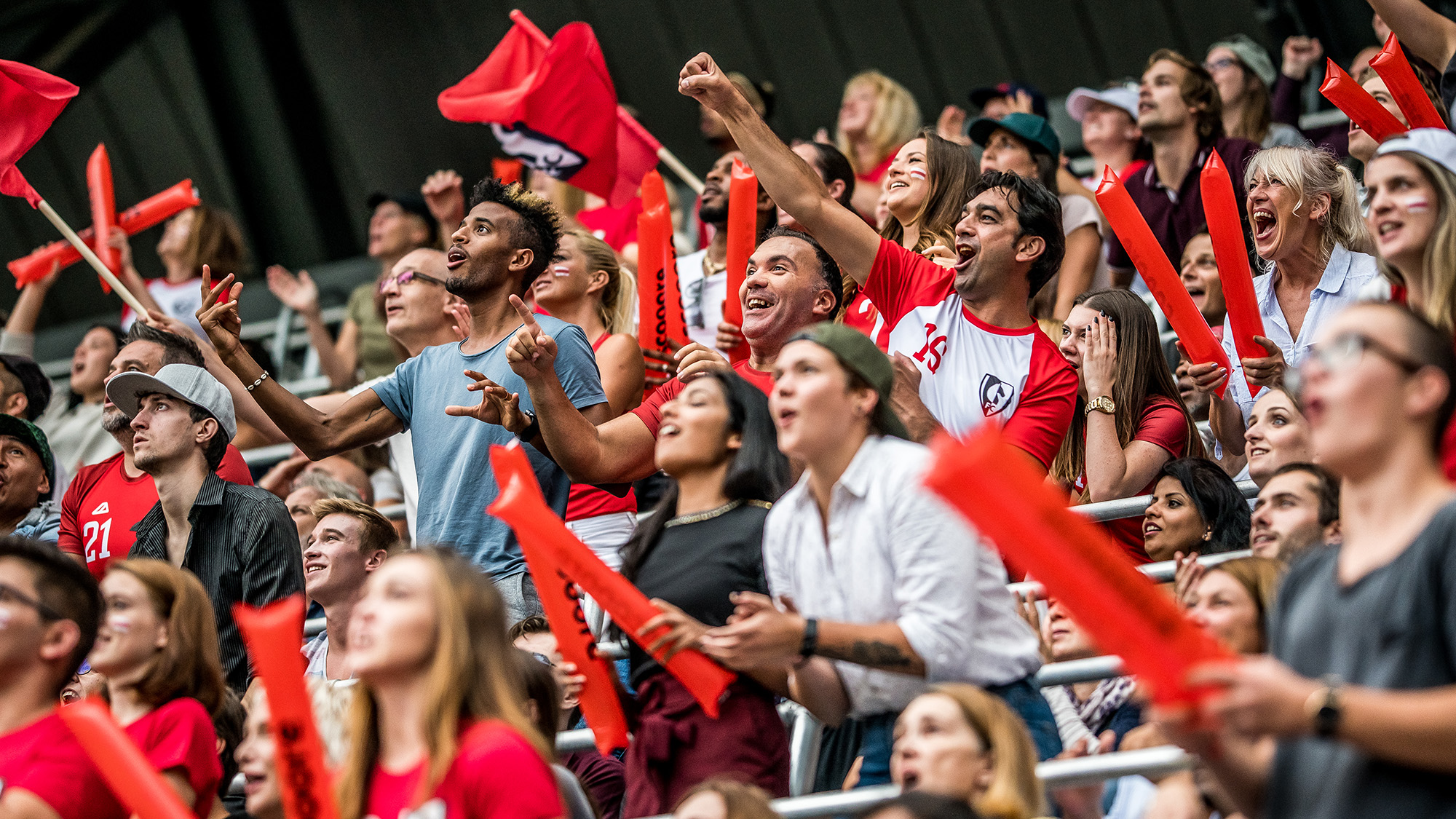 Foule excitée sur un stade de sport