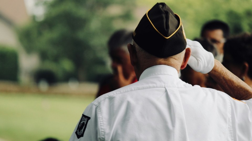 Mengapa pengiklan tidak bisa mengabaikan daya beli para veteran